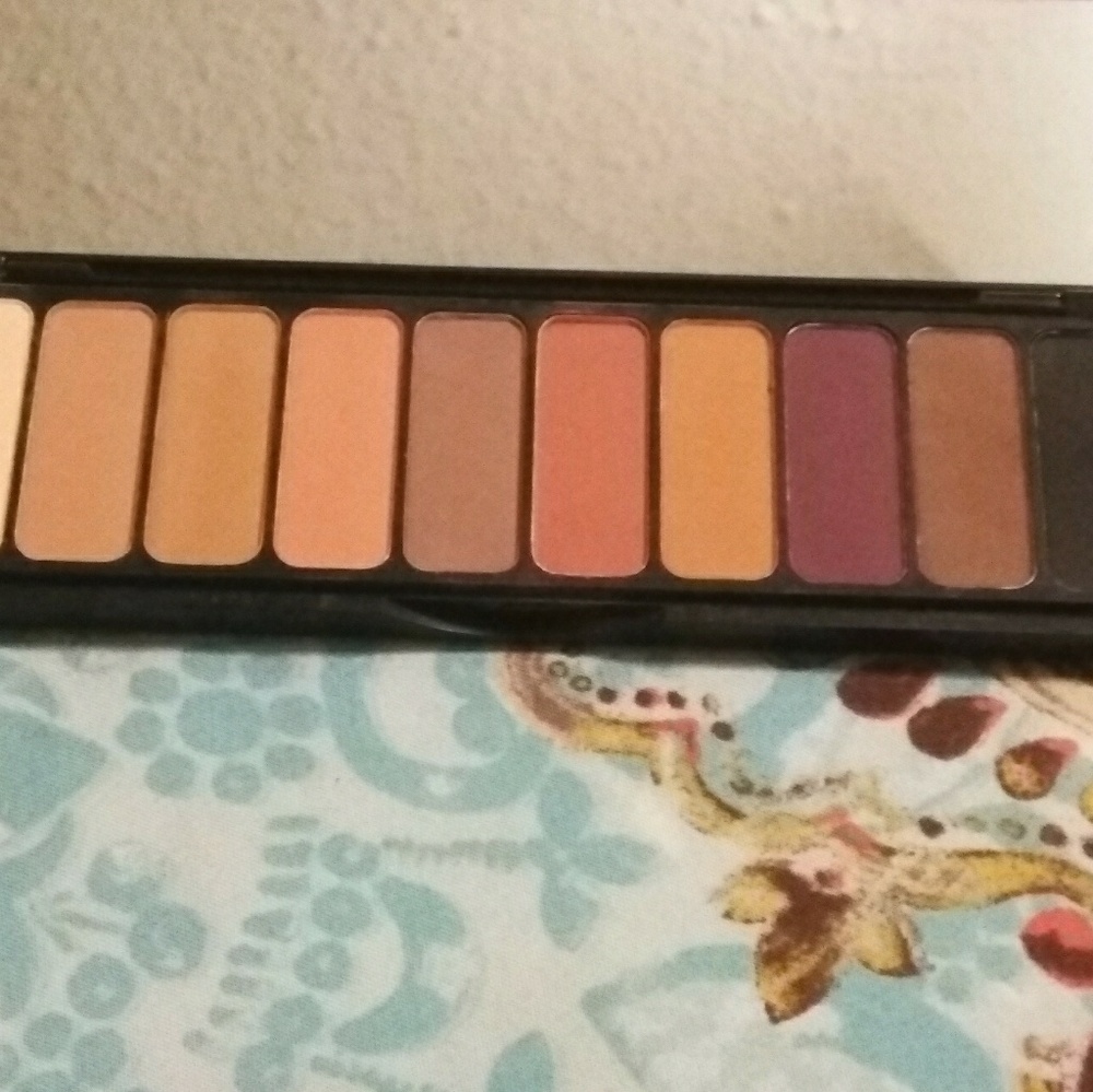 Mad for Matte - Picture 2 of 2